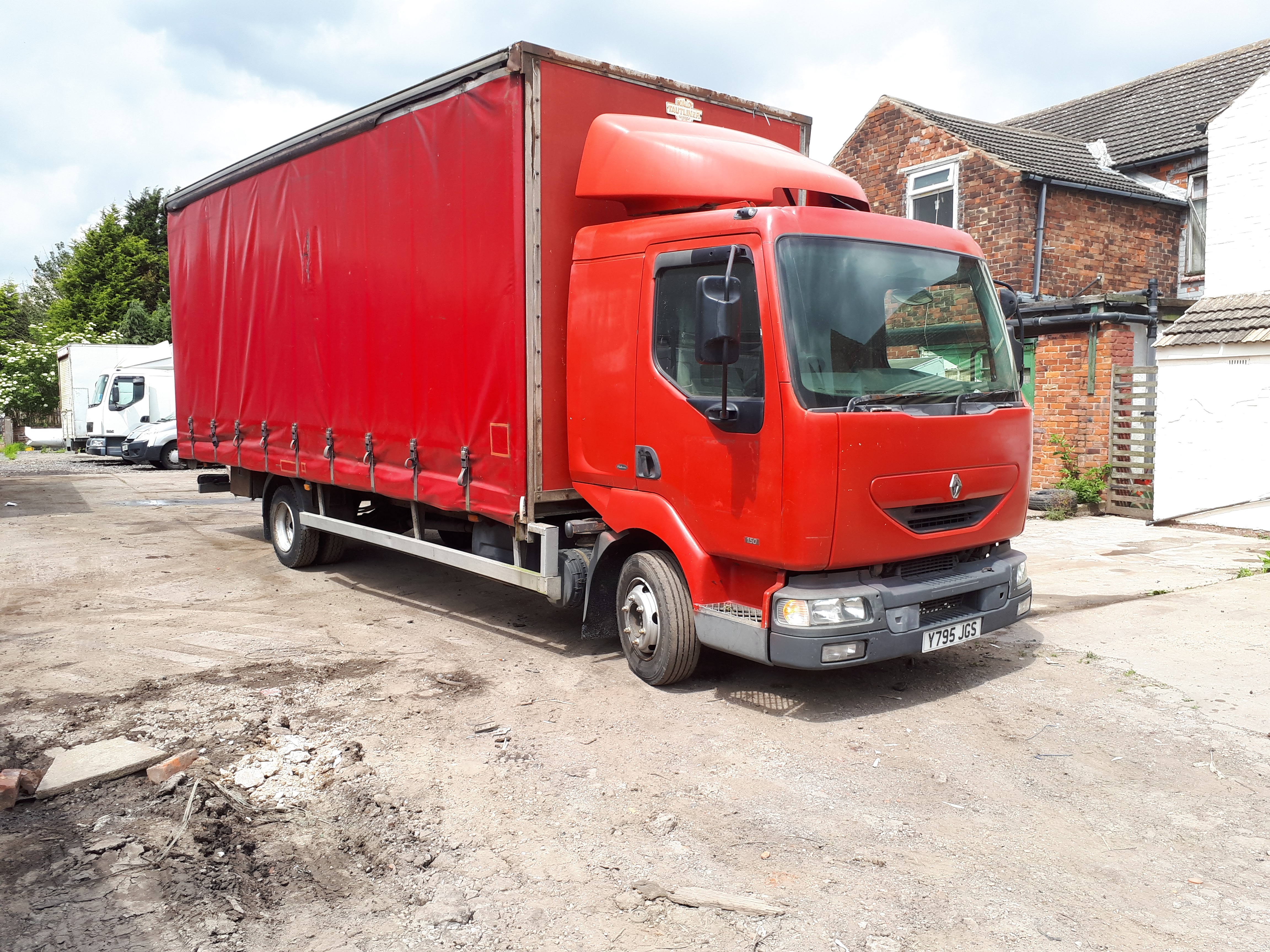 Click for price on this Renault Midlum